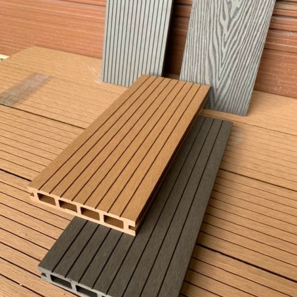 Sàn Ngoài Trời Lỗ Vuông 1